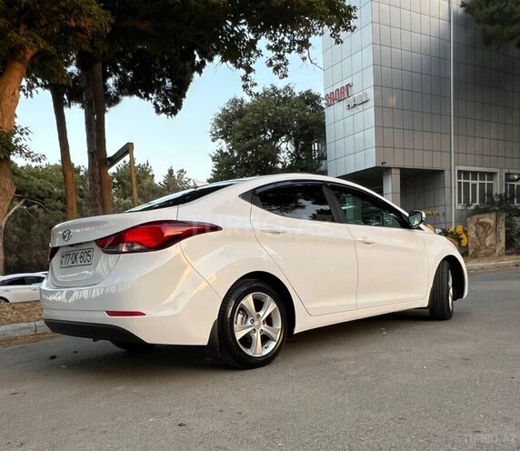 Hyundai Elantra 2015, 215,879 km - 1.8 l - Bakı