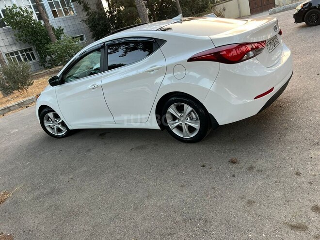 Hyundai Elantra 2015, 215,879 km - 1.8 l - Bakı