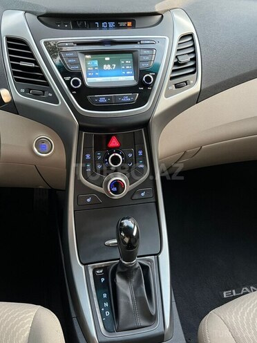 Hyundai Elantra 2015, 215,879 km - 1.8 l - Bakı