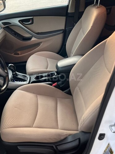 Hyundai Elantra 2015, 215,879 km - 1.8 l - Bakı