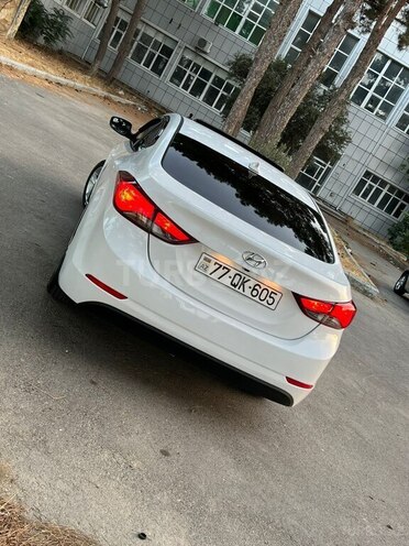 Hyundai Elantra 2015, 215,879 km - 1.8 l - Bakı