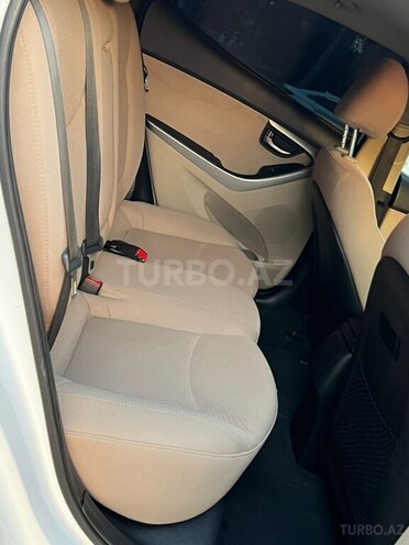 Hyundai Elantra 2015, 215,879 km - 1.8 l - Bakı