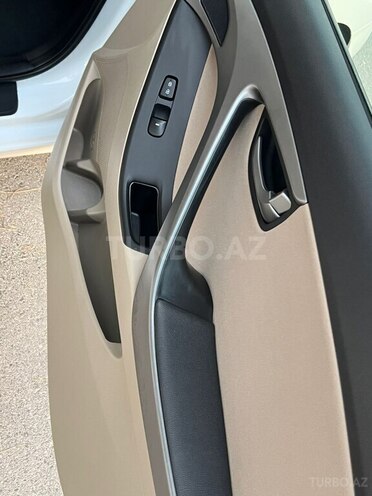 Hyundai Elantra 2015, 215,879 km - 1.8 l - Bakı
