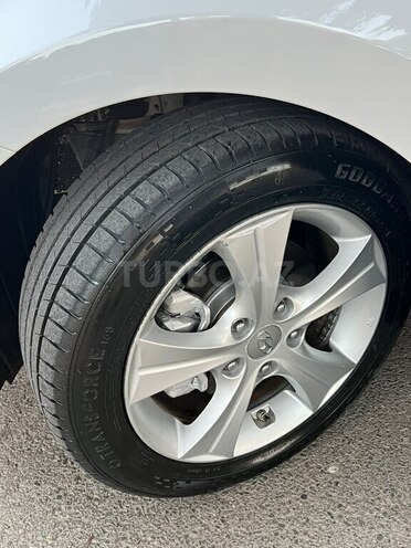 Hyundai Elantra 2015, 215,879 km - 1.8 l - Bakı