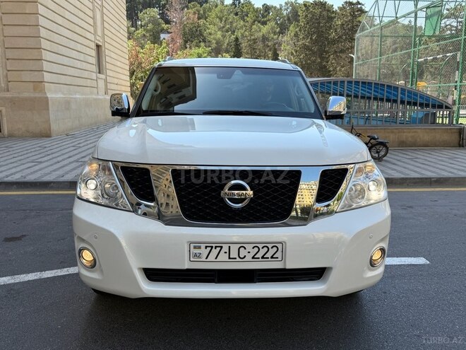 Nissan Patrol 2010, 74,000 km - 5.6 l - Bakı