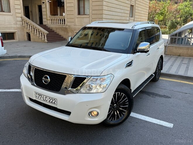 Nissan Patrol 2010, 74,000 km - 5.6 l - Bakı