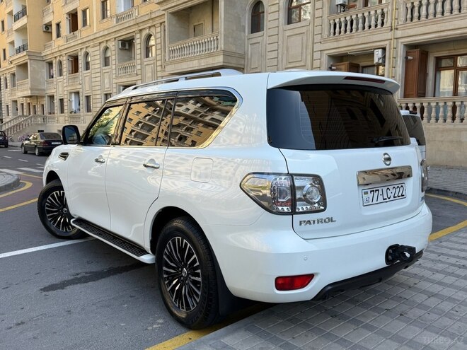 Nissan Patrol 2010, 74,000 km - 5.6 l - Bakı