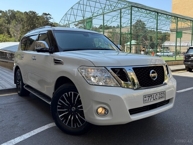Nissan Patrol 2010, 74,000 km - 5.6 l - Bakı
