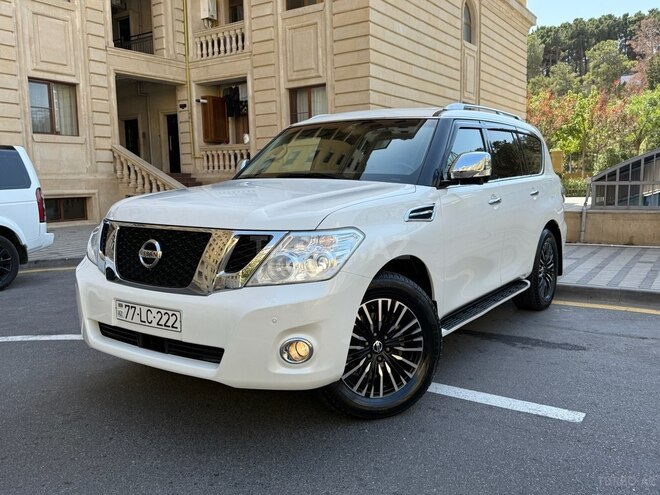 Nissan Patrol 2010, 74,000 km - 5.6 l - Bakı