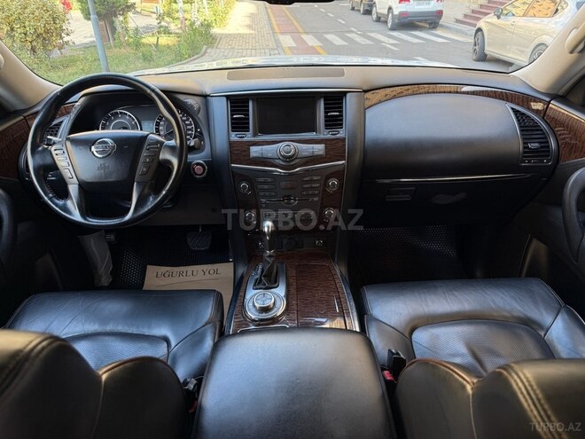 Nissan Patrol 2010, 74,000 km - 5.6 l - Bakı