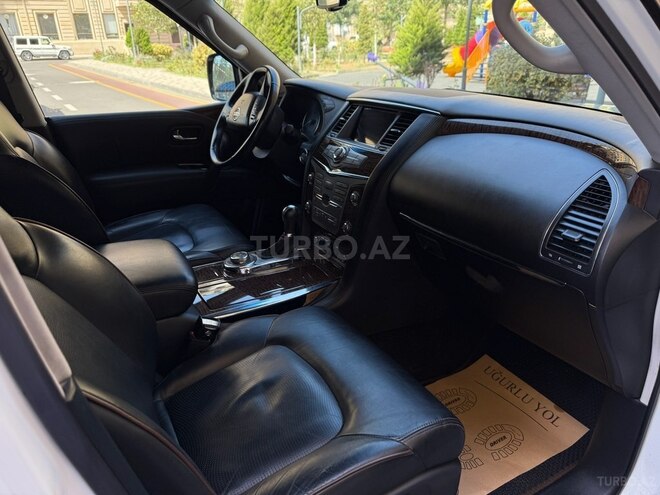 Nissan Patrol 2010, 74,000 km - 5.6 l - Bakı