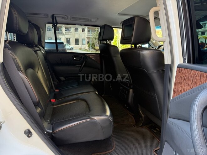 Nissan Patrol 2010, 74,000 km - 5.6 l - Bakı