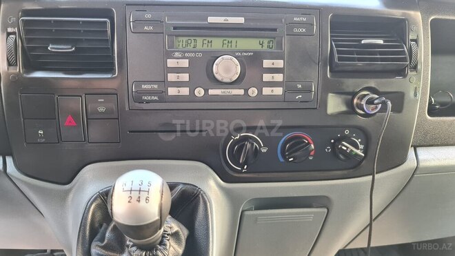 Ford Transit 2010, 180,000 km - 2.4 л - Astara