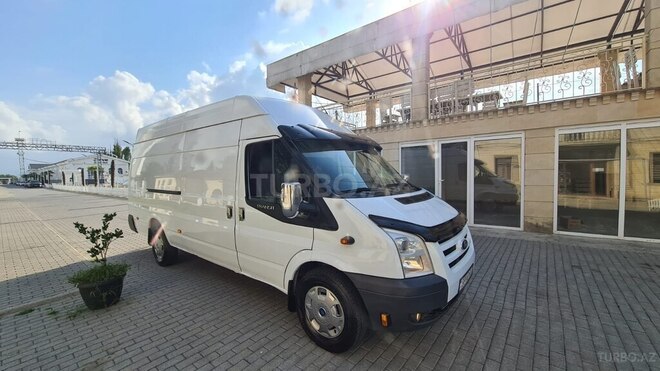 Ford Transit 2010, 180,000 km - 2.4 л - Astara