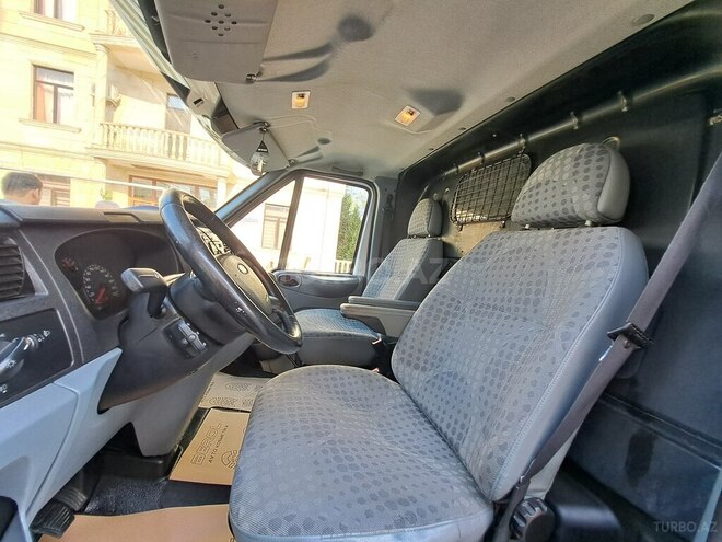 Ford Transit 2010, 180,000 km - 2.4 л - Astara