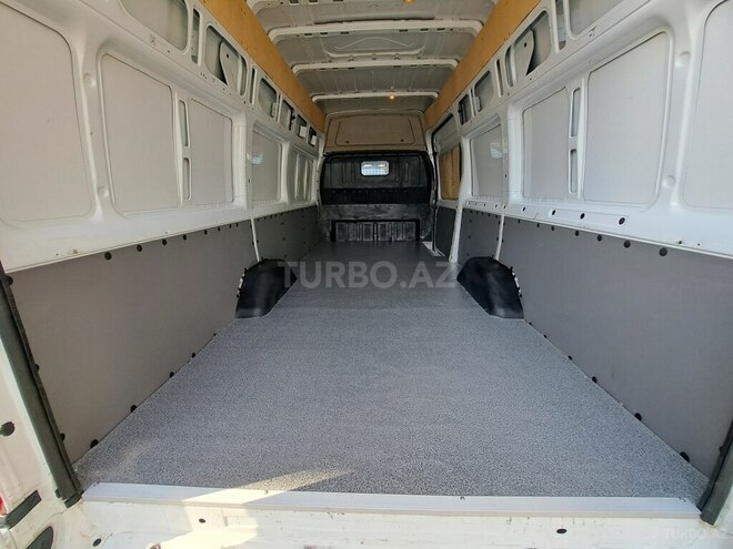 Ford Transit 2010, 180,000 km - 2.4 л - Astara