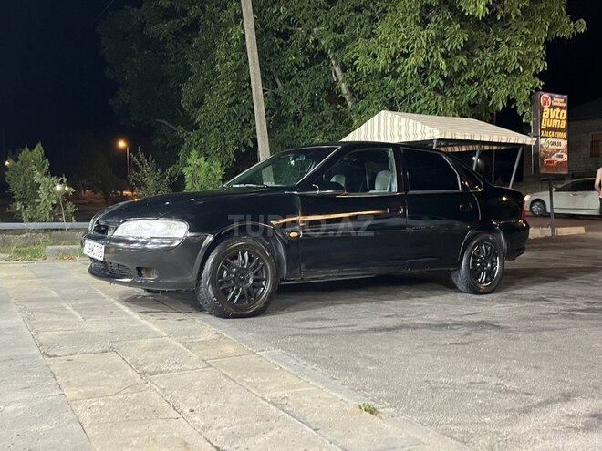 Opel Vectra 1998, 357,000 km - 1.8 l - Qusar