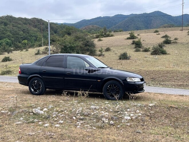 Opel Vectra 1998, 357,000 km - 1.8 l - Qusar