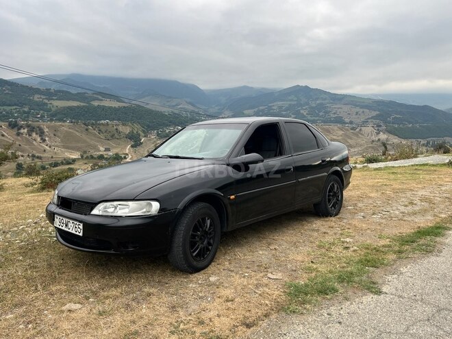 Opel Vectra 1998, 357,000 km - 1.8 l - Qusar