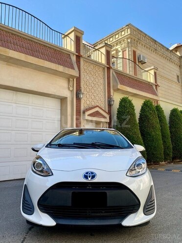 Toyota Aqua 2018, 180,000 km - 1.5 l - Bakı