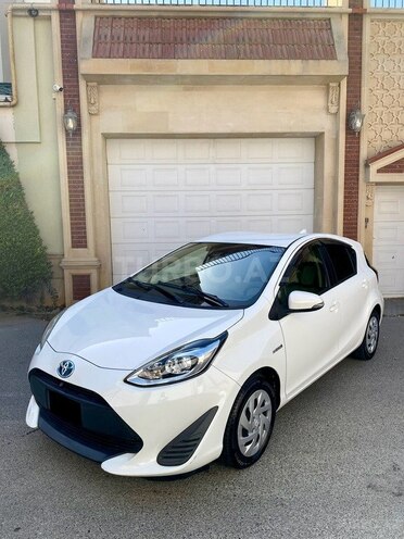 Toyota Aqua 2018, 180,000 km - 1.5 l - Bakı