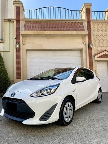 Toyota Aqua 2018, 180,000 km - 1.5 l - Bakı