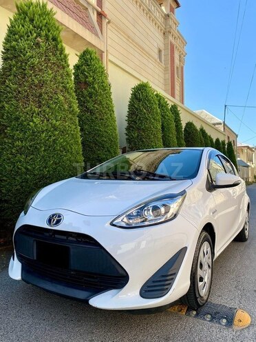 Toyota Aqua 2018, 180,000 km - 1.5 l - Bakı