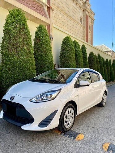Toyota Aqua 2018, 180,000 km - 1.5 l - Bakı