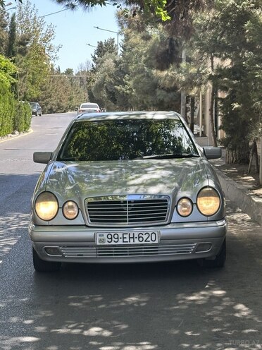 Mercedes E 240 1999, 237,000 km - 2.4 l - Bakı