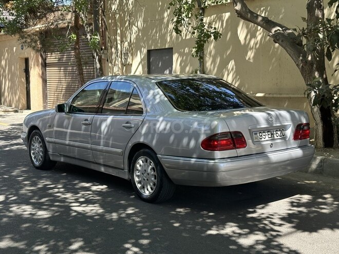 Mercedes E 240 1999, 237,000 km - 2.4 l - Bakı