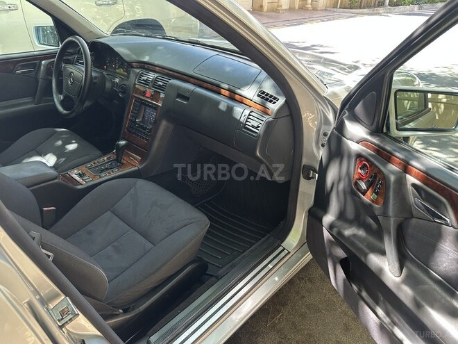 Mercedes E 240 1999, 237,000 km - 2.4 l - Bakı