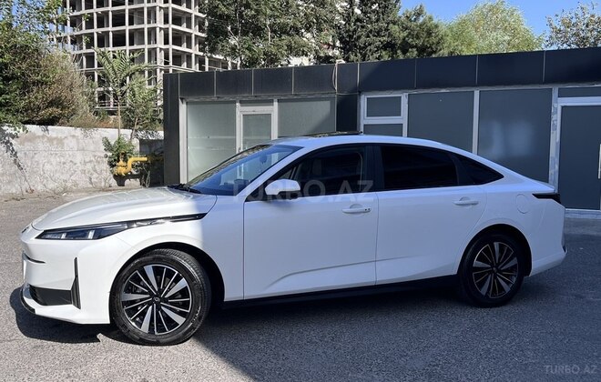 Changan Qiyuan A05 2024, 6,000 km - 1.5 л - Bakı