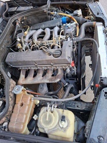 Mercedes E 250 1990, 328,000 km - 2.5 l - Bakı