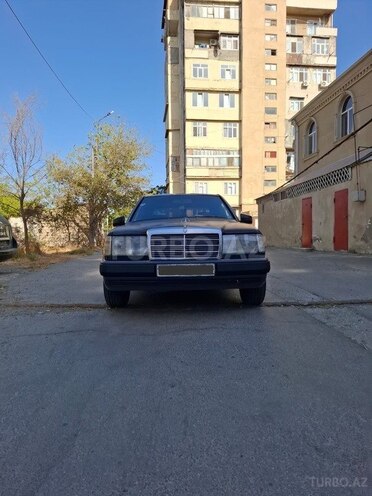 Mercedes E 250 1990, 328,000 km - 2.5 l - Bakı
