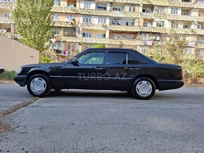 Mercedes E 250 1990, 328,000 km - 2.5 l - Bakı