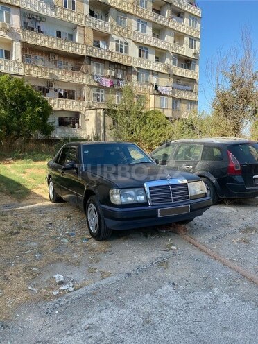 Mercedes E 250 1990, 328,000 km - 2.5 l - Bakı