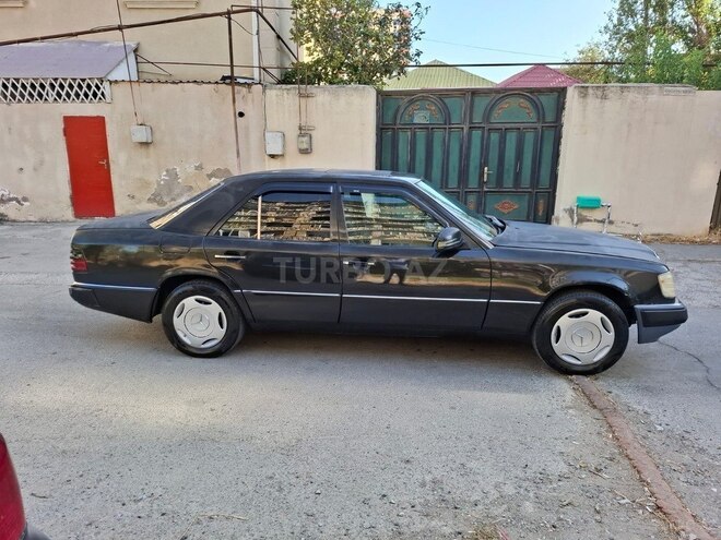 Mercedes E 250 1990, 328,000 km - 2.5 l - Bakı