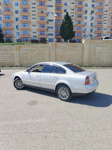 Volkswagen Passat 2004, 387,000 km - 2.0 l - Bakı
