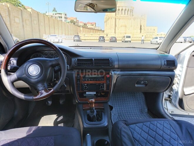 Volkswagen Passat 2004, 387,000 km - 2.0 l - Bakı