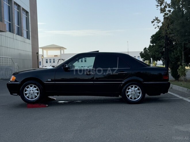 Mercedes C 220 1998, 285,000 km - 2.2 l - Saatlı