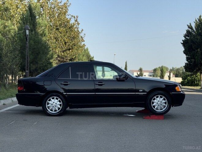 Mercedes C 220 1998, 285,000 km - 2.2 l - Saatlı