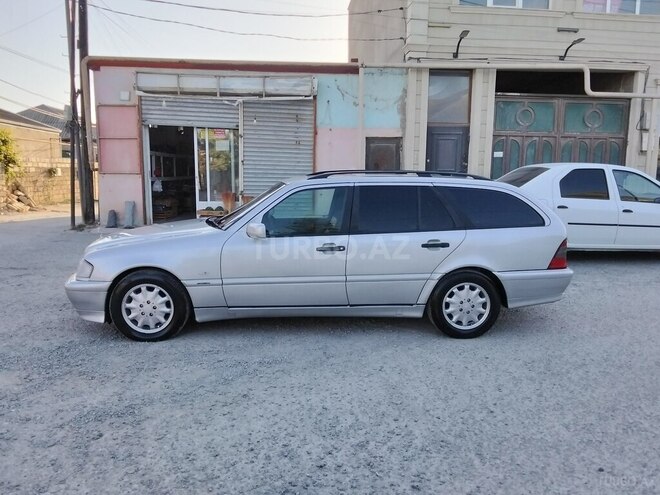 Mercedes C 220 2000, 203,000 km - 2.2 l - Bakı