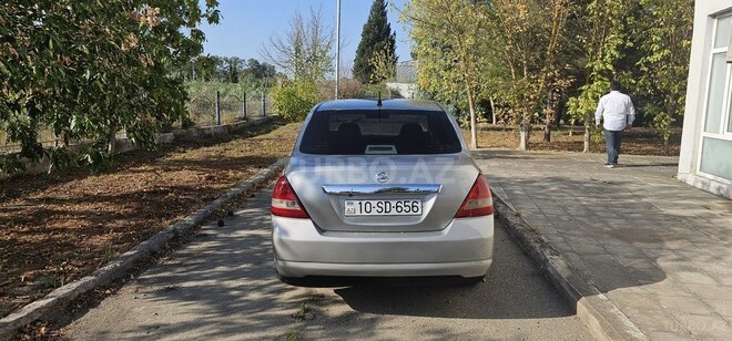 Nissan Tiida 2006, 330,000 km - 1.6 л - Bakı