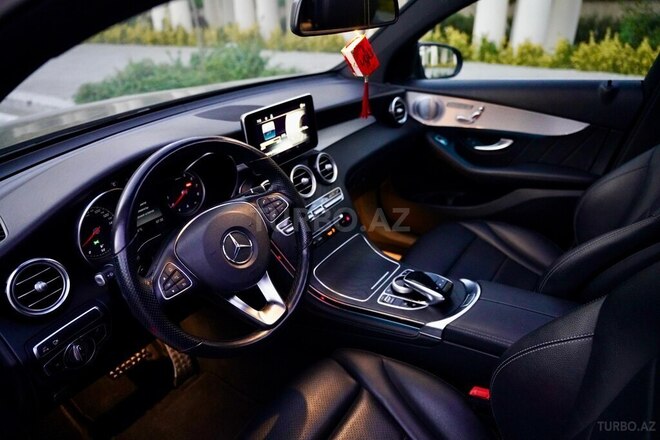 Mercedes GLC 300 4MATIC 2019, 72,865 km - 2.0 l - Bakı
