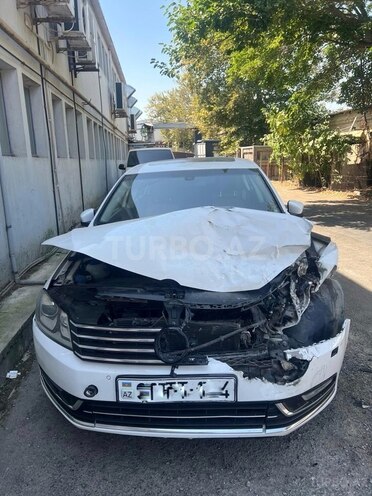 Volkswagen Passat 2011, 210,000 km - 2.5 л - Bakı
