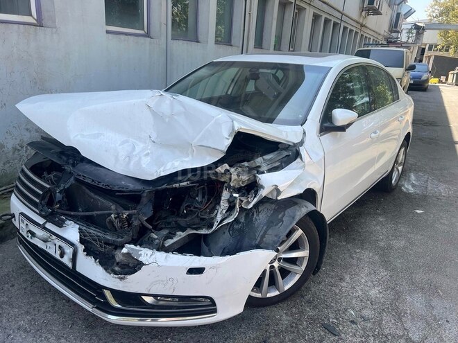 Volkswagen Passat 2011, 210,000 km - 2.5 л - Bakı