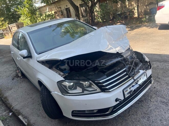 Volkswagen Passat 2011, 210,000 km - 2.5 л - Bakı