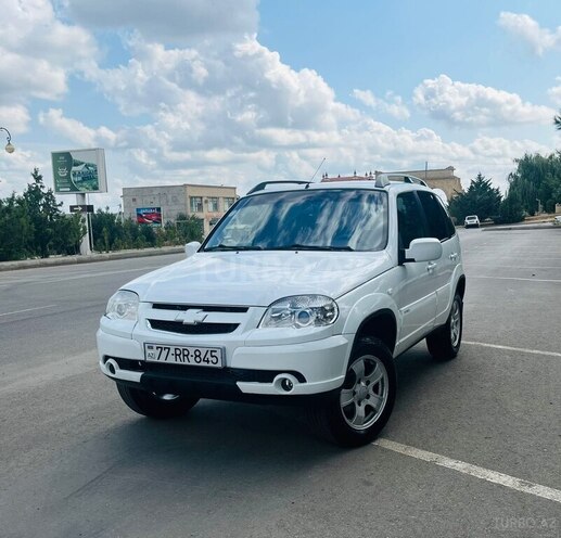 Chevrolet Niva 2011, 147,594 km - 1.7 l - Salyan