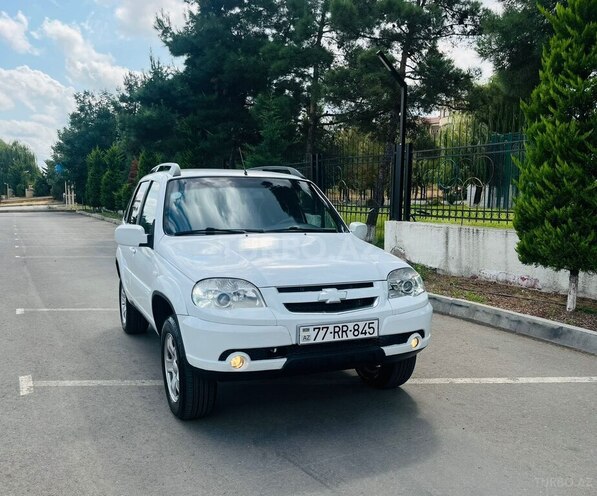 Chevrolet Niva 2011, 147,594 km - 1.7 l - Salyan