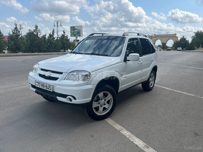 Chevrolet Niva 2011, 147,594 km - 1.7 l - Salyan
